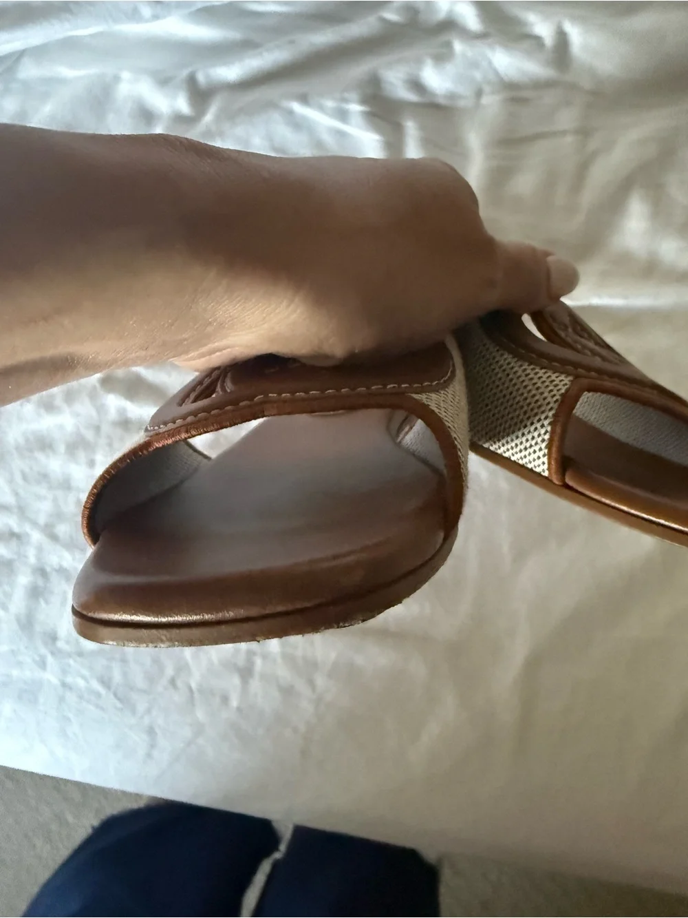 Gucci Brown Leather Logo Slide Sandals with Woven Upper - Picture 4 of 11
